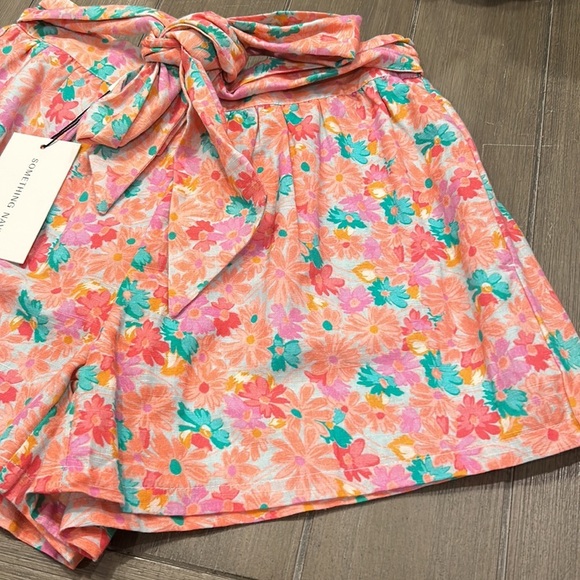 Something Navy Linen Floral Women's Shorts - Picture 6 of 14